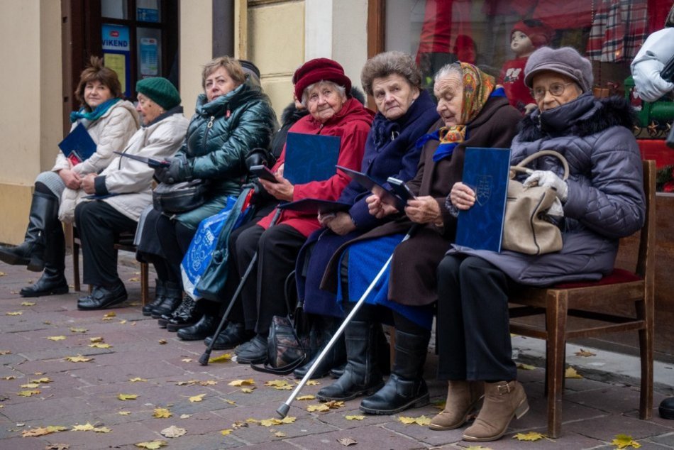 Ilustračný obrázok k článku Ich manželia zahynuli kvôli ZVERSTVÁM komunistov: Vdovám v Prešove za nich dali ocenenia