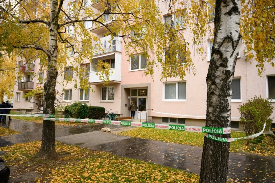 Ilustračný obrázok k článku Biskup vyjadril sústrasť rodičom po tragédii v Šali: Ich mladší syn študoval v Nitre