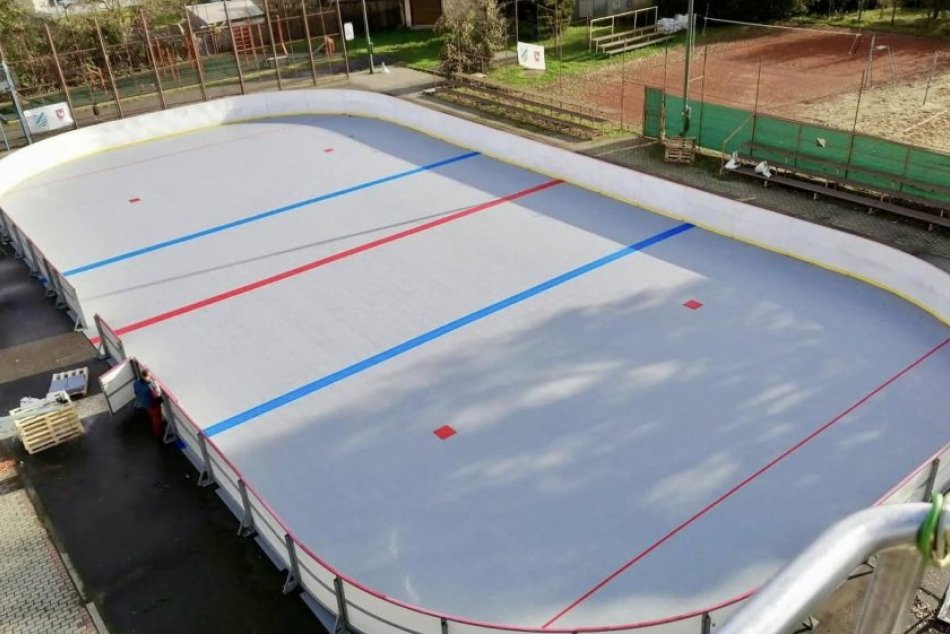 Ilustračný obrázok k článku Vo Vajnoroch sa opäť pochlapili: Z areálu, ktorý PUSTOL, spravili TAKÉTO ihrisko! FOTO