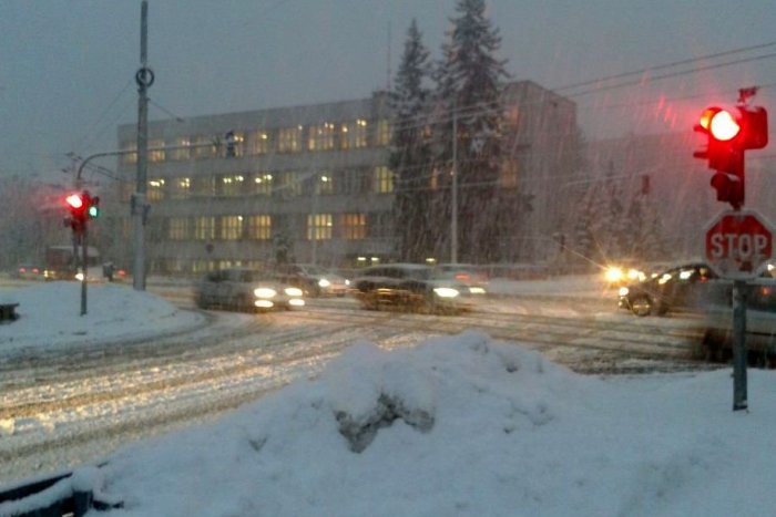 Ilustračný obrázok k článku V Banskobystrickom kraji udrie ZIMA: Spadnúť môžu DESIATKY cm SNEHU, vydali VÝSTRAHY