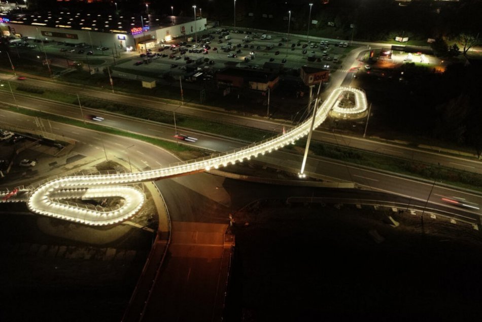 Ilustračný obrázok k článku Hľadá sa NAJLEPŠIE stavebné dielo: HLASUJTE za bystrický CYKLOMOST, vyzýva mesto