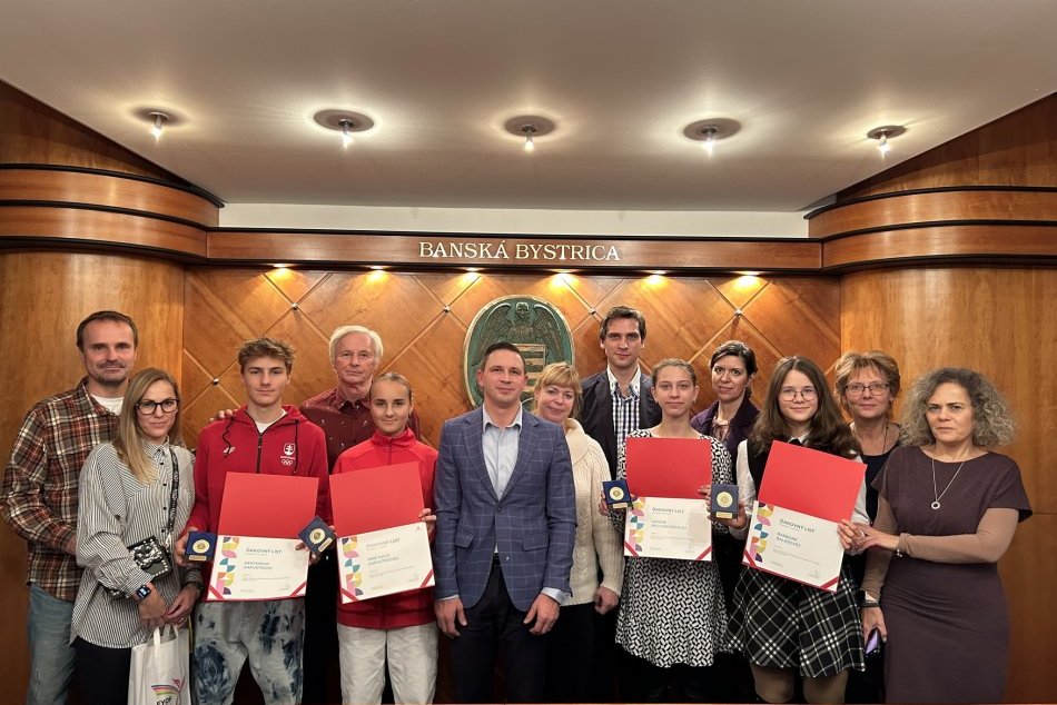 Ilustračný obrázok k článku Bystrica sa PÝŠI mladými talentmi: Za úspechy sa dočkali OCENENIA od mesta, FOTO