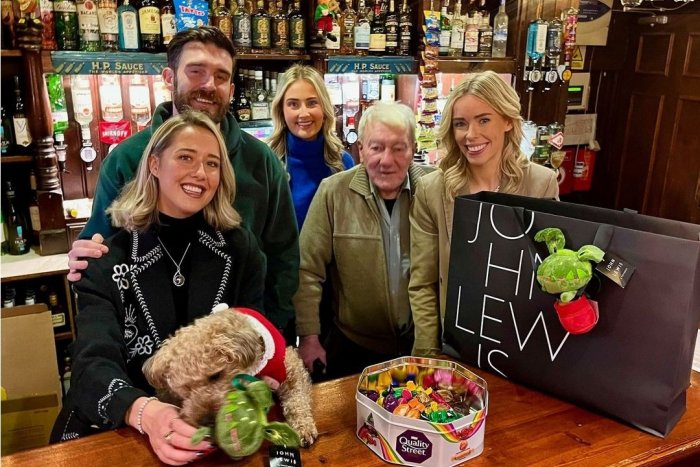 Ilustračný obrázok k článku Najlepšia vianočná reklama? Krčmu stála len zopár stoviek eur, no dojala už MILIÓNY ľudí