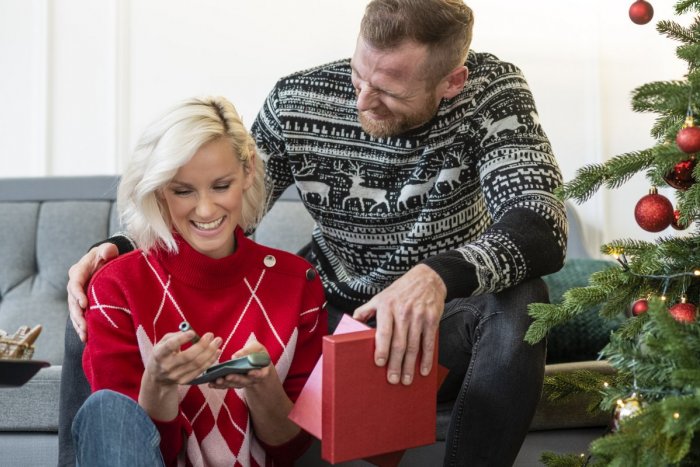 Ilustračný obrázok k článku Spúšťačom zlozvykov môže byť aj predvianočný stres. Ako na Vianoce bez dymu?