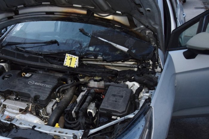 Ilustračný obrázok k článku ŠIALENÉ vyčíňanie Dávida v hlavnom meste: Auto poškodil VÝBUŠNINOU!