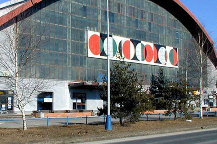 Ilustračný obrázok k článku Zrodili sa na ňom mnohé veľké víťazstvá: Zimný štadión mesta Poprad má okrúhle VÝROČIE!