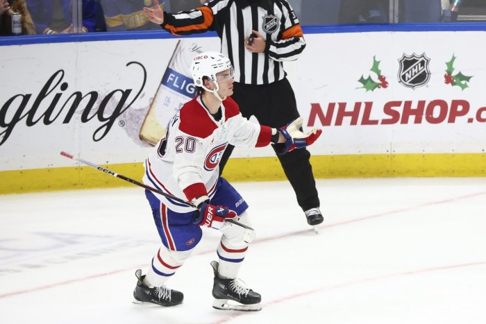 Ilustračný obrázok k článku VIDEO: Slafkovského zaskočil fanúšik! ZAČO sa mu pri aute ospravedlňoval?