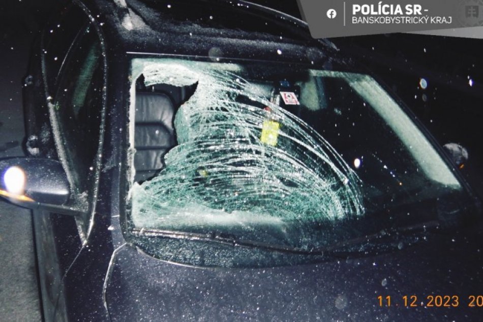 Ilustračný obrázok k článku Na Horehroní došlo k TRAGÉDII: Chodca zachytilo oproti idúce auto, FOTO