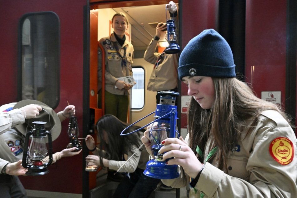 Ilustračný obrázok k článku Skauti už roznášajú Betlehemské svetlo: Pôjdu aj na Lomnický štít a do ľadového dómu