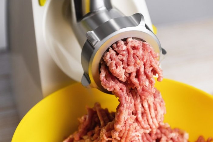 Ilustračný obrázok k článku V známom supermarkete objavili mäso so SALMONELOU: V mrazničke ho môžete mať aj VY!