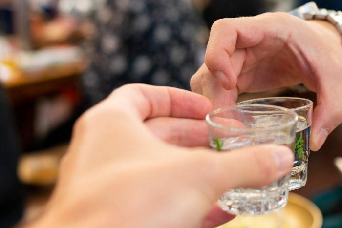 Ilustračný obrázok k článku Mladík v Košiciach to prehnal s alkoholom: Ležal na ulici, v tomto období mal jedno šťastie!