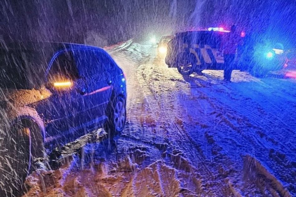 Ilustračný obrázok k článku Dvojica kamarátov neváhala ani chvíľu: Nezištnú POMOC v núdzi však vystriedalo SKLAMANIE