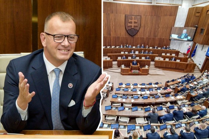 Ilustračný obrázok k článku Poslanci HROMŽIA na každom zasadaní parlamentu: Toto je POMSTA od Borisa Kollára!