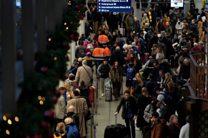 Ilustračný obrázok k článku DESAŤTISÍCE ľudí takmer silvestrovali na staniciach! Museli ODČERPÁVAŤ vodu z tunelov