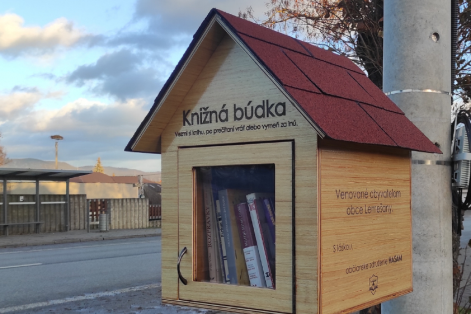 Ilustračný obrázok k článku V obciach pri Prešove majú novinku: Ľudia si pri čakaní na autobus šikovne skrátia čas