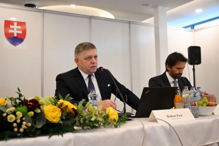 Ilustračný obrázok k článku Slováci vidia rok 2024 optimisticky: Voliči Smeru sú najviac SPOKOJNÍ so smerovaním krajiny