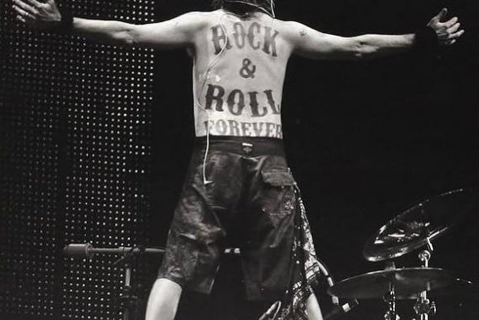 Ilustračný obrázok k článku Scorpions SMÚTI: Vo veku 61 rokov zomrel bubeník James Kottak, bývalý člen skupiny