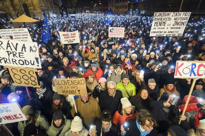 Ilustračný obrázok k článku Tisíce ľudí pôjdu opäť do ulíc: Opozícia avizuje ďalšie protesty