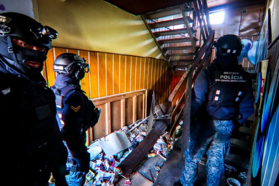 Ilustračný obrázok k článku FOTO: Koniec bratislavskej OPACHY! Hotel Flóra začali búrať