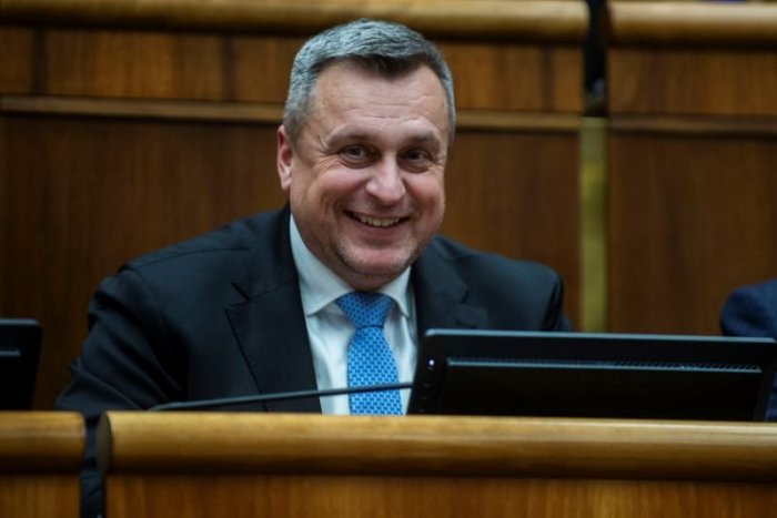 Ilustračný obrázok k článku Andrej Danko v TA3: Som prekvapený, aká je dnešná technika...zalepili mi po nehode ZUB!