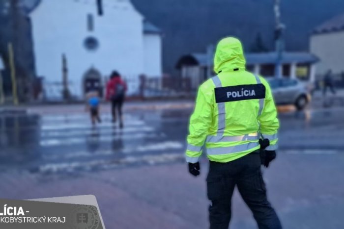 Ilustračný obrázok k článku Polícia reaguje na ZRÁŽKY detí na priechodoch: Rozbehla akciu na BEZPEČNOSŤ chodcov