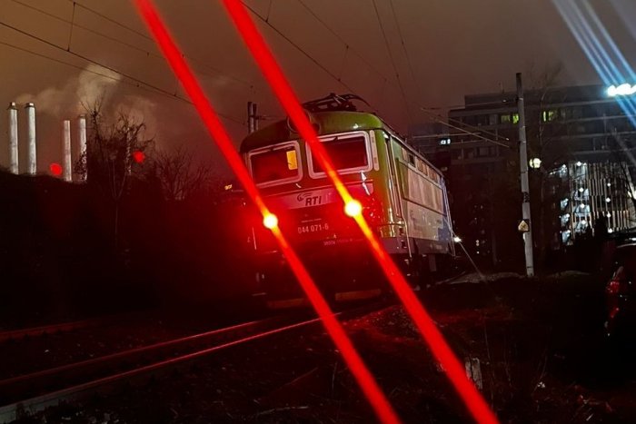 Ilustračný obrázok k článku Bratislavou otriasla TRAGÉDIA! Muž vošiel do koľajiska, rušňovodič nedokázal zabrániť ZRÁŽKE