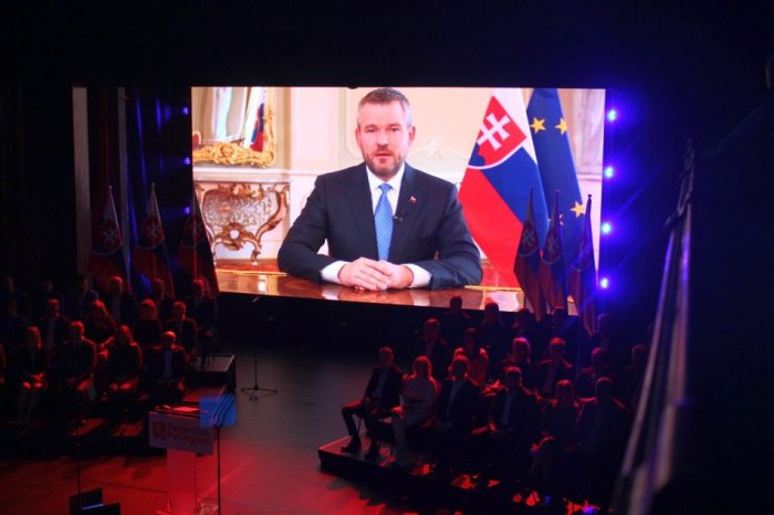 Ilustračný obrázok k článku Bude vnímať nálady ľudí: Pellegrini sa zrejme bude uchádzať aj o druhé funkčné obdobie