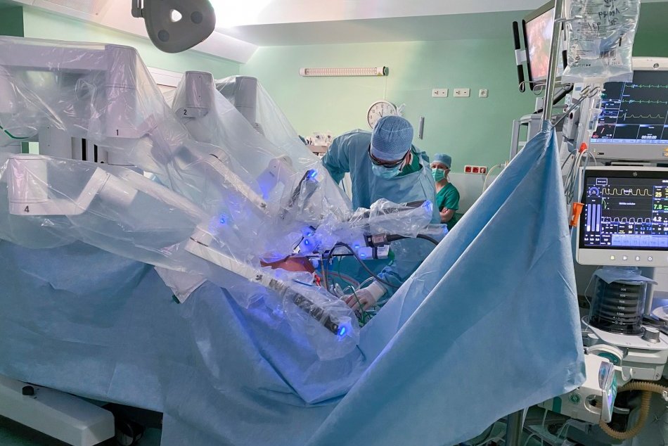 Ilustračný obrázok k článku V bystrickej nemocnici padol REKORD: Robotické operácie pomohli takmer 800 pacientom, FOTO