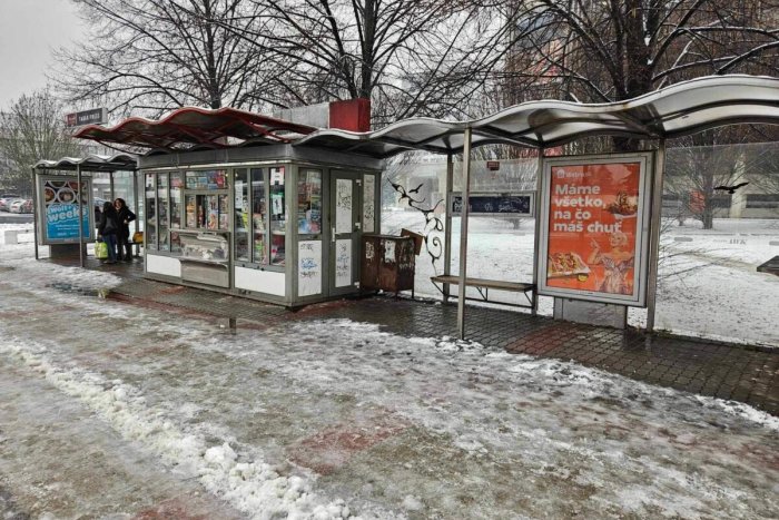 Ilustračný obrázok k článku Čo bude s AUTOBUSOVÝMI prístreškami v Bystrici? Nosko hovorí o prijateľnom KOMPROMISE