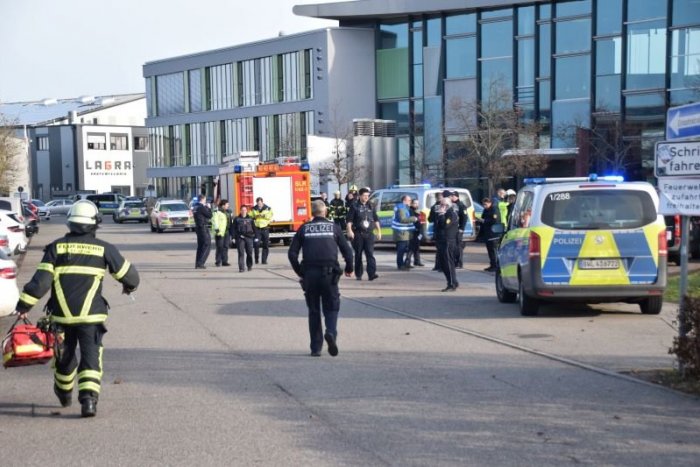 Ilustračný obrázok k článku V Nemecku útočník v škole zabil dievča, je na úteku