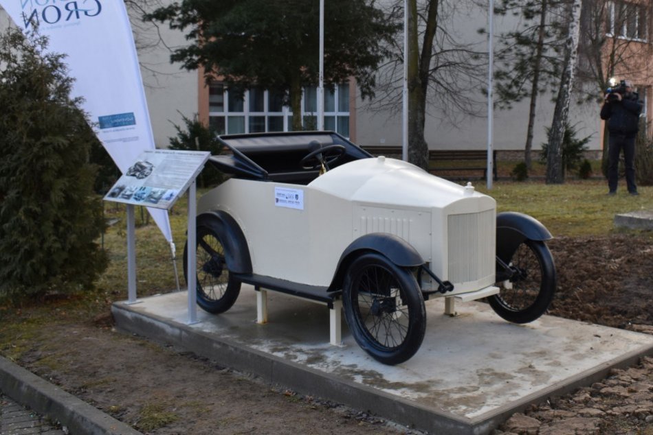 Ilustračný obrázok k článku Počuli ste už o Drndičke? Vznikol UNIKÁTNY model PRVÉHO slovenského auta, FOTO