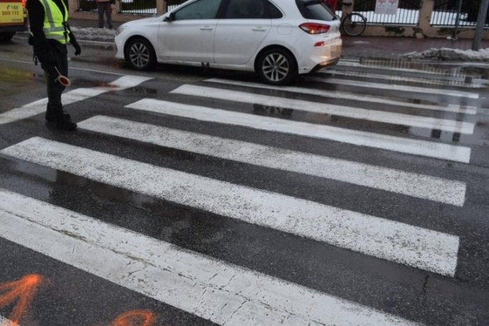 Ilustračný obrázok k článku Na Slovensku má dôjsť k veľkej zmene na cestách: Nové pravidlá na PRIECHODOCH pre chodcov!
