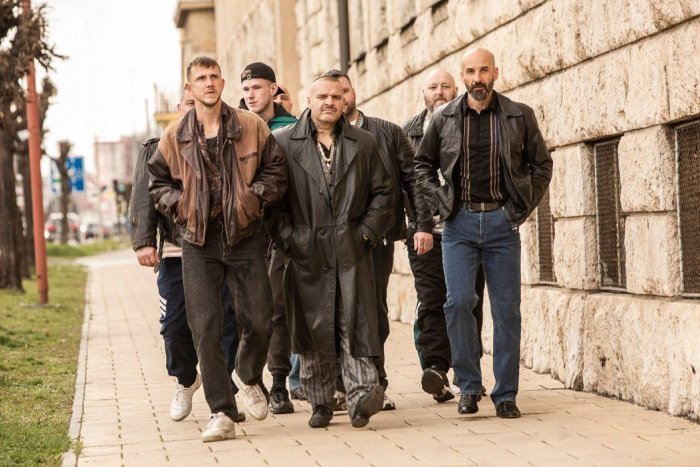 Ilustračný obrázok k článku Rytmus, Bárta a hviezdy Vojny policajtov v Košiciach: Premiéra filmu OHÚRILA východniarov