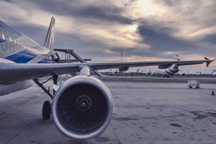 Ilustračný obrázok k článku HOROR vo vzduchu! Motor lietadla plného pasažierov poškodili VTÁKY, muselo NÚZDOVO pristáť