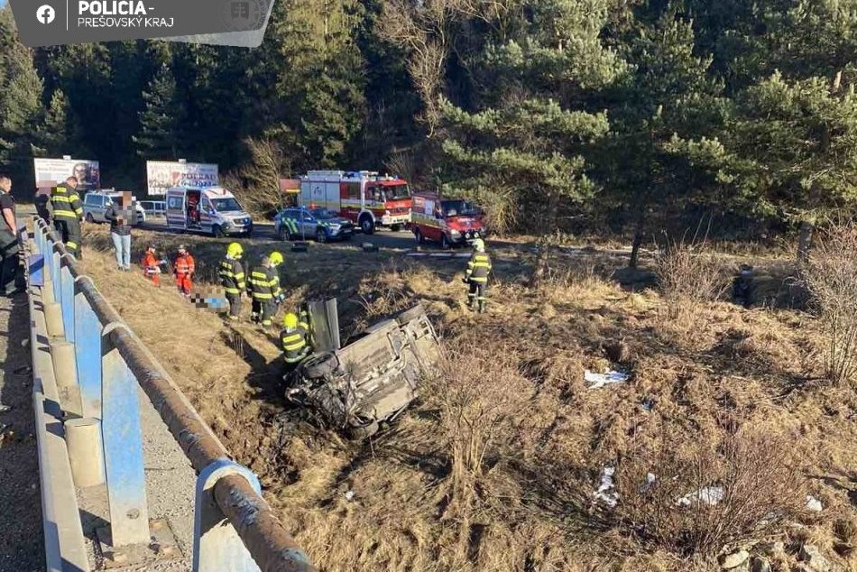 Ilustračný obrázok k článku Pod Tatrami došlo k TRAGICKEJ nehode: Vodič narazil do svahu a na mieste podľahol zraneniam