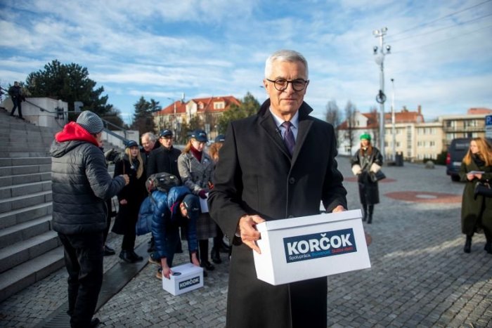 Ilustračný obrázok k článku Slováci stávkujú OSTOŠESŤ! Najvyššia stávka je na Korčoka, Matovič veľké šance NEMÁ