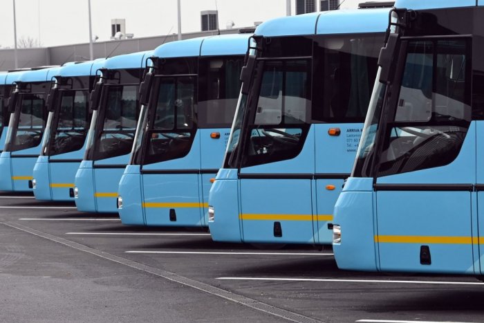 Ilustračný obrázok k článku Pripravte sa na zmeny: Od augusta začínajú platiť v autobusoch na Dolnom Zemplíne