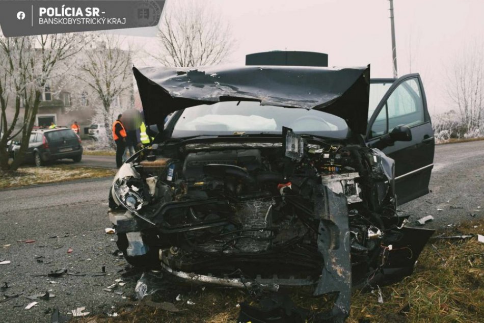 Ilustračný obrázok k článku Vodič nedal prednosť, skončilo to HROZIVO: Ťažko ZRANENÉ je 12-ročné dievča, FOTO