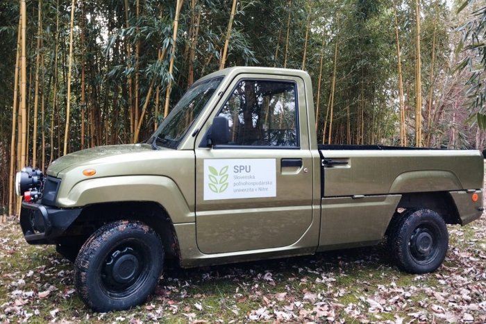 Ilustračný obrázok k článku Unikátna novinka: Botanická záhrada má prvý manipulačný elektromobil na Slovensku