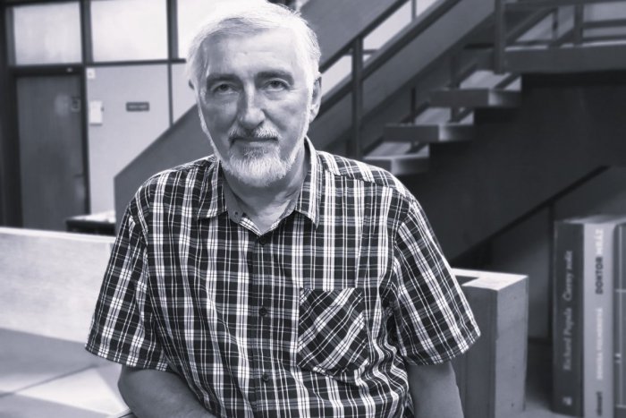 Ilustračný obrázok k článku Zomrel slovenský textár Peter Brhlovič: Napísal texty známych HITOV