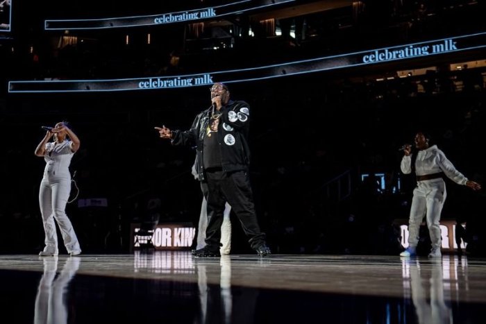 Ilustračný obrázok k článku DRAMATICKÉ Grammy! Raper si preberal tri ceny, po radostných chvíľach ho ZATKLI