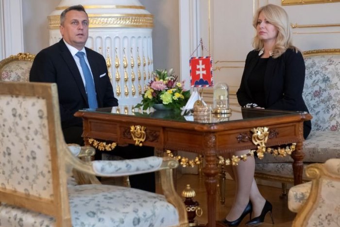 Ilustračný obrázok k článku Danko neverí, že Čaputová dostala v USA covid: Neprijali ich, prišli s dlhým nosom ako CHUDÁCI