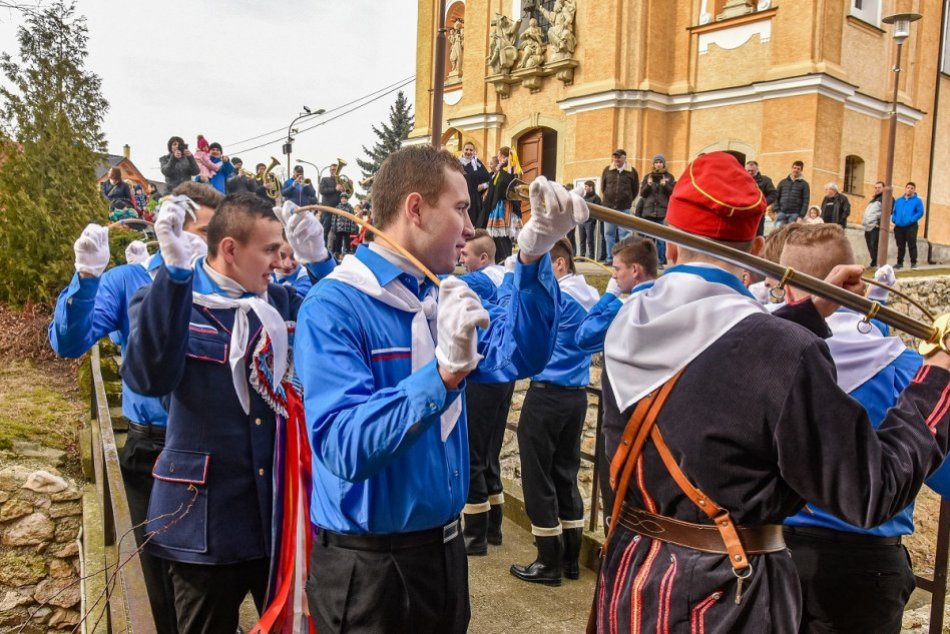 Ilustračný obrázok k článku TIP na výlet: Unikátna fašiangová tradícia v Chtelnici žije už takmer 280 rokov