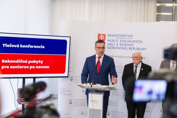 Ilustračný obrázok k článku Kto má nárok na 100-EUROVÝ príspevok? NOVINKA sa dotkne tisícov seniorov