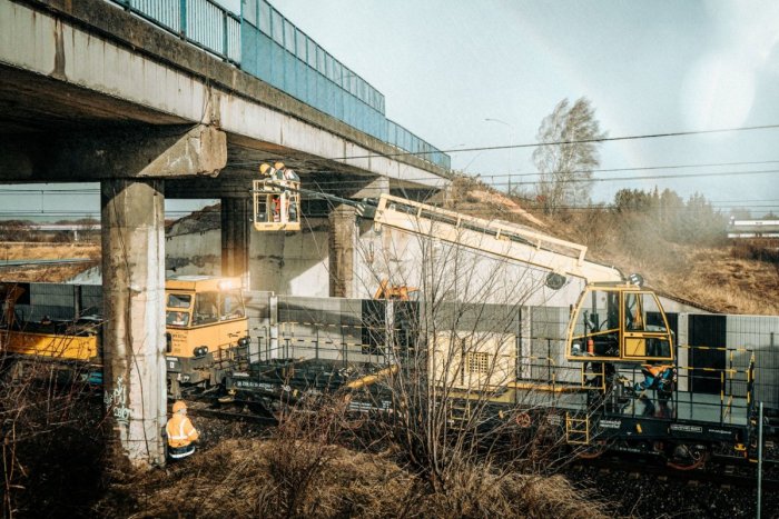 Ilustračný obrázok k článku Doprava je tam teraz zúžená: Most pri popradskej nemocnici musia PODOPRIEŤ