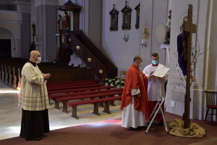 Ilustračný obrázok k článku Figeľ očakáva, že ESĽP označí ZÁKAZ bohoslužieb počas pandémie za NEPRIMERANÝ