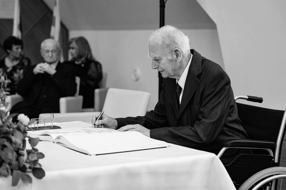 Ilustračný obrázok k článku Ľudí zasiahla SMUTNÁ správa: ZOMREL významný historik, muzeológ a publicista