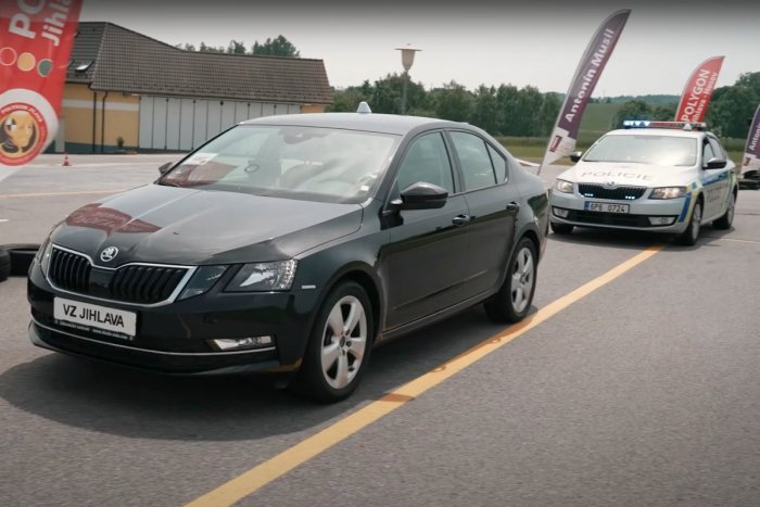 Ilustračný obrázok k článku Českí vedci vyvinuli NEUVERITEĽNÝ systém: Polícii umožní zastaviť auto na diaľku