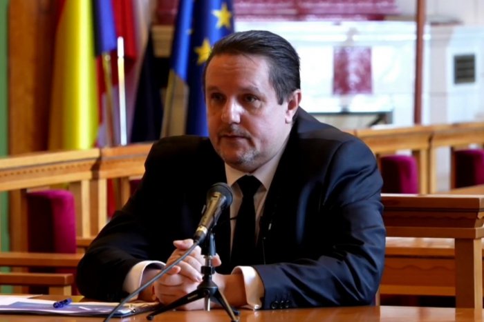 Ilustračný obrázok k článku Stane sa novým generálnym riaditeľom krajskej správy ciest: Kto je Vladimír Žiarný?