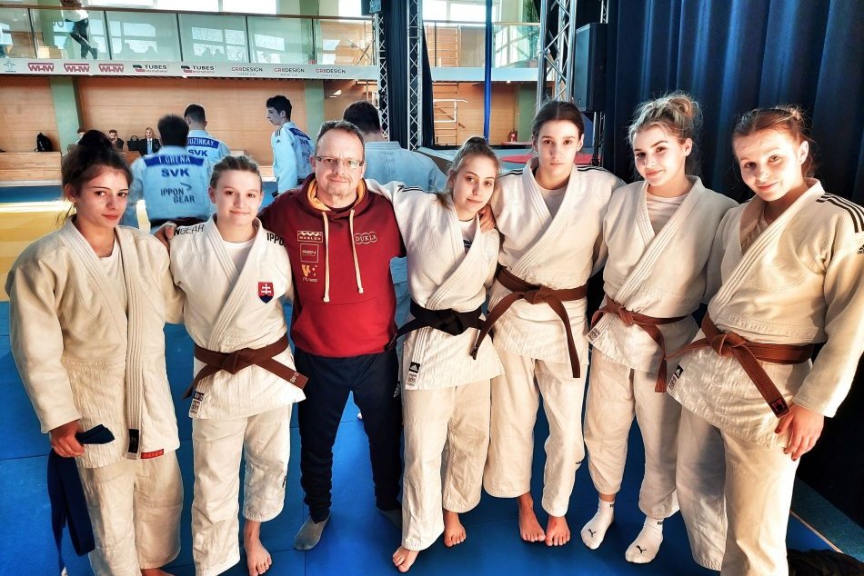 Ilustračný obrázok k článku FAMÓZNY výkon bystrických džudistiek: DEKLASOVALI všetkých 5 družstiev, FOTO